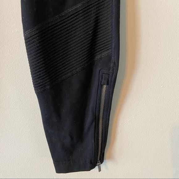 Athleta Moto zipper ankle legging size small - Picture 3 of 7